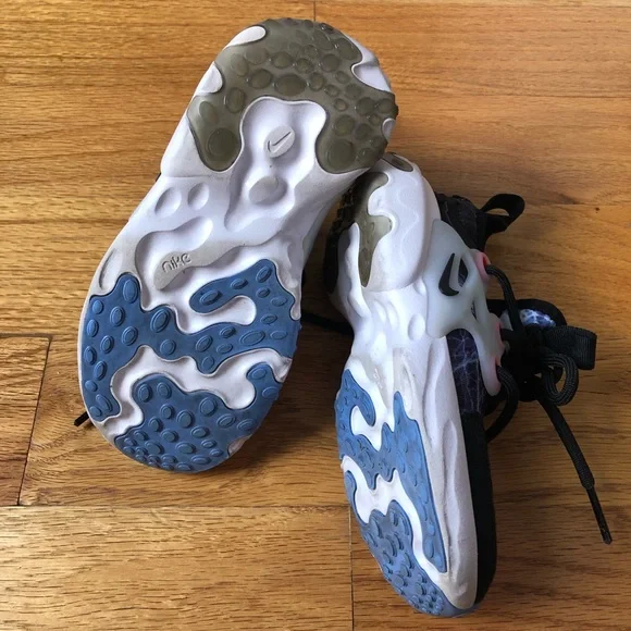 Perfect condition Nike kids sneakers - Picture 5 of 8